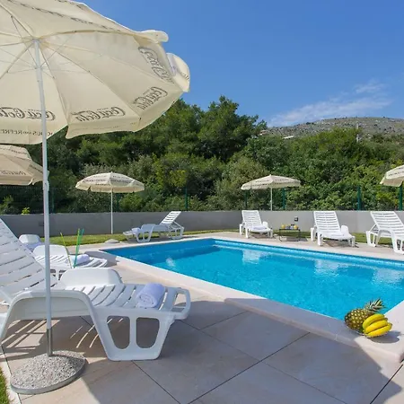 Honey Villa